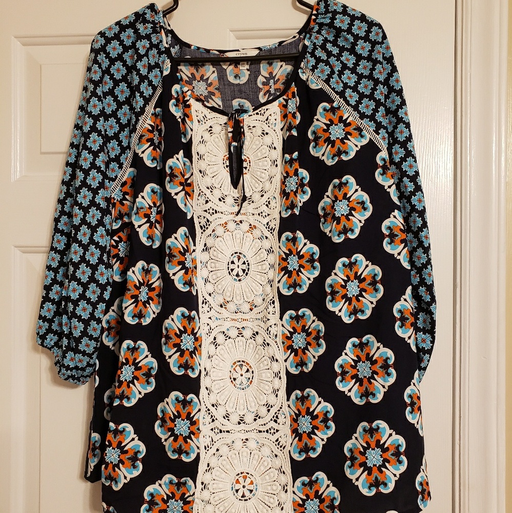 Crown and Ivy Blouse 2x crotchet overlay EUC